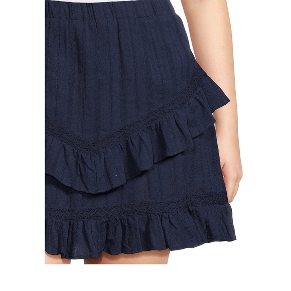 Time and Tru Women’s Lace Inset Puff Long Sleeve top with Matching Mini Skirt - Picture 8 of 9